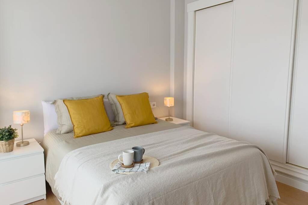 Piso Amplio Y Equipado En El Centro De Tudela. Apartment Ngoại thất bức ảnh